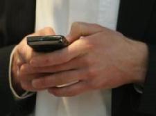 Largest study on cellphones, cancer finds no link