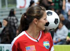 Soccer Star Brandi Chastain Pledges To Donate Brain To Concussion Research