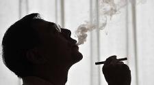 E-cigarettes: Healthy tool or gateway device?