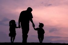 Older Dads May Pass on Longevity to Kids
