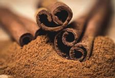 A spoonful of cinnamon may keep the doctor away